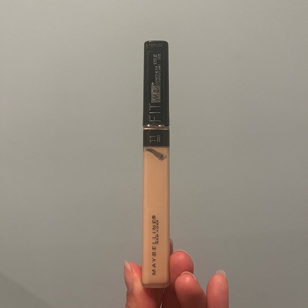 Maybelline New York fit me concealer shade 11 (vanilla)